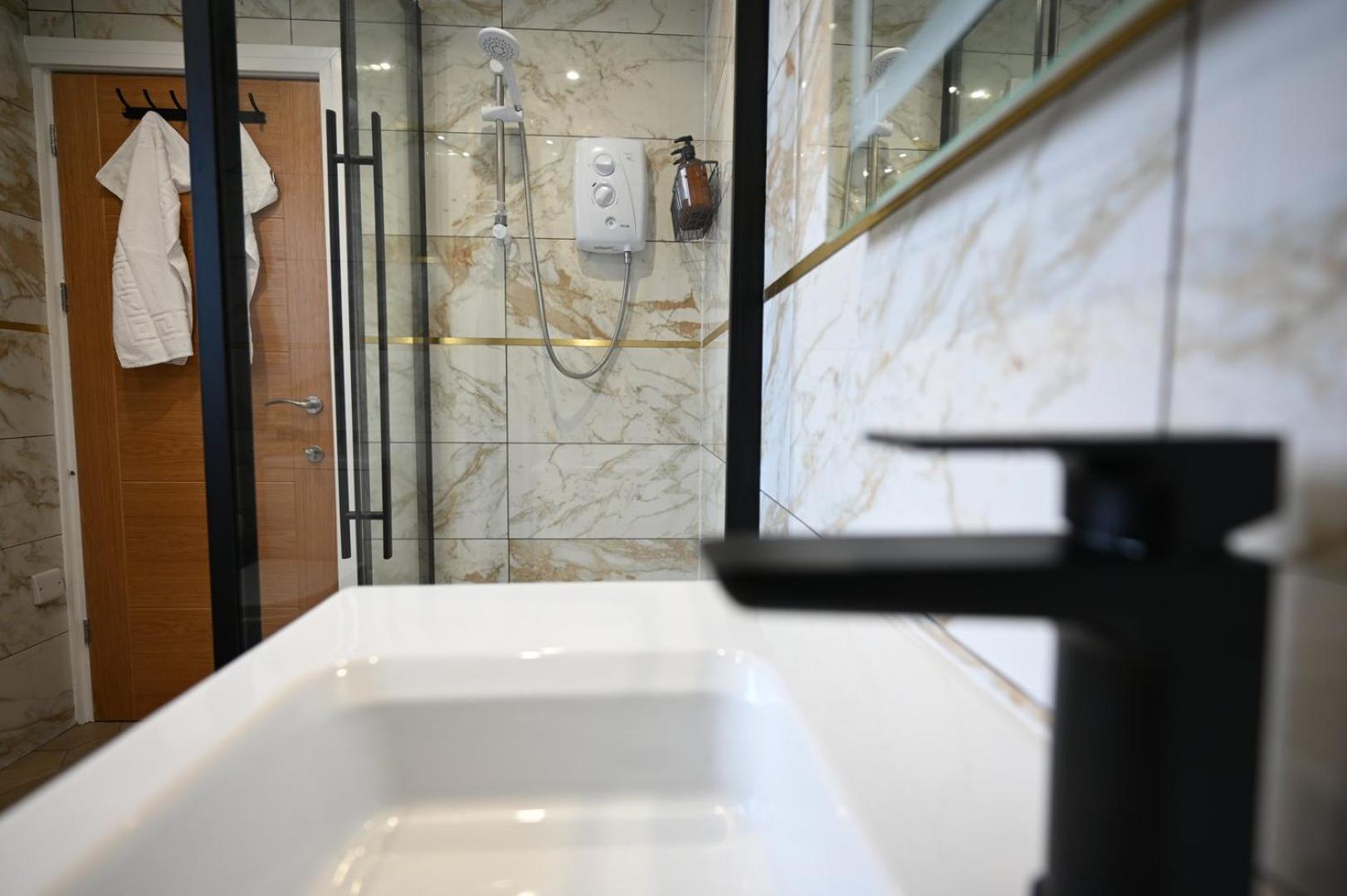 Luxury Two Bed Apartment - Cardiff City Centre Экстерьер фото